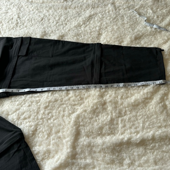 Athleta Trekkie Convertible Hike Pants Shorts Black Stretch Semi Fitted Size 16 - Picture 7 of 12